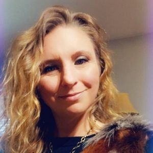 Meet your Posher, Khara